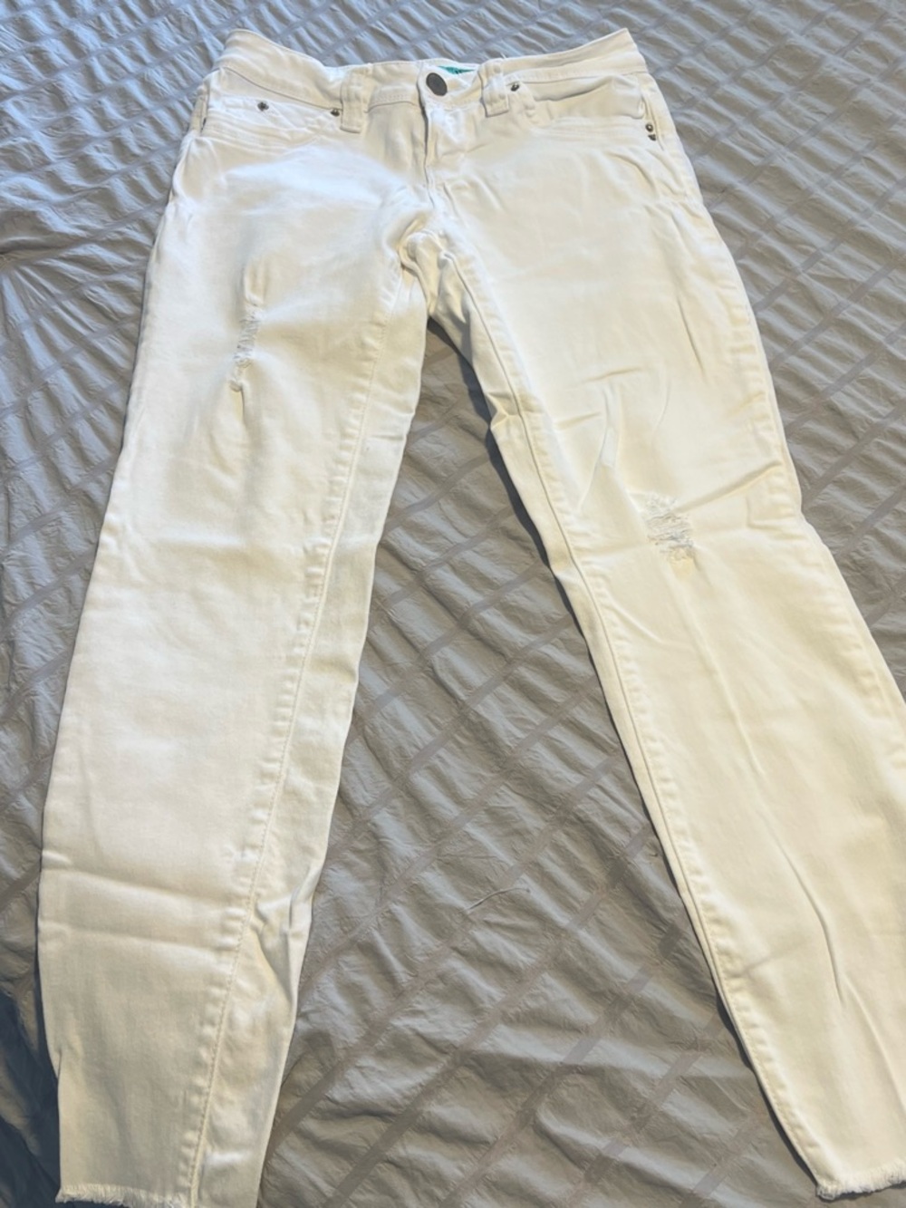 YMI White Women's distressed Stretch Skinny Jeans